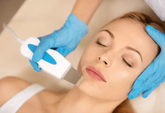 Deep cleansing during facials helps remove impurities and excess oil, offering essential benefits of facials for clear skin.